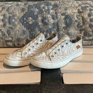 Blowfish Play Sneakers - Women’s 8.5